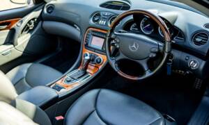 Image 4/50 de Mercedes-Benz SL 500 (2003)