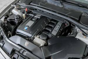 Immagine 42/50 di BMW 125i (2011)