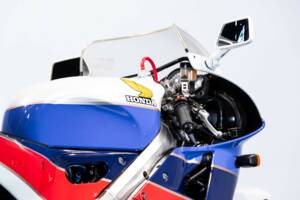 Afbeelding 31/50 van Honda VFR 750R RC 30 (1989)