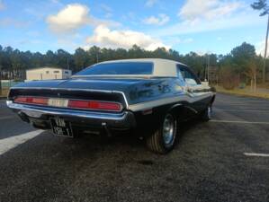 Image 8/36 of Dodge Challenger R/T (1970)