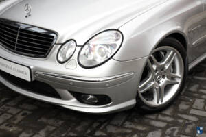 Image 60/84 of Mercedes-Benz E 55 AMG (2002)