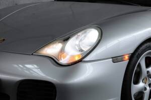 Image 16/50 of Porsche 911 Carrera 4S (2004)