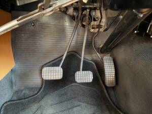 Image 21/40 of Peugeot 404 Break (1965)