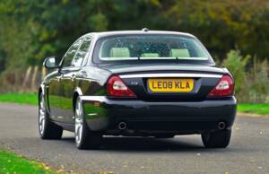 Image 12/50 of Jaguar XJ 8 4.2 (2008)