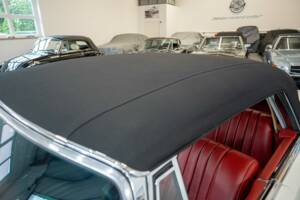 Image 32/37 of Mercedes-Benz 250 SE (1966)