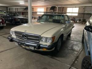Image 14/26 of Mercedes-Benz 560 SL (1987)