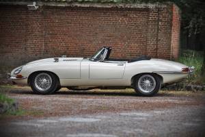 Immagine 2/50 di Jaguar Type E 4.2 (1965)