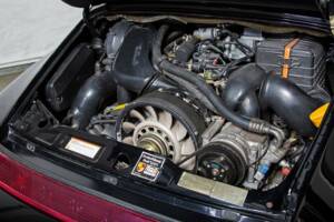 Bild 32/38 von Porsche 911 Carrera 2 (1992)
