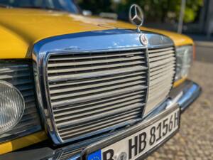 Image 99/139 of Mercedes-Benz 240 D (1978)