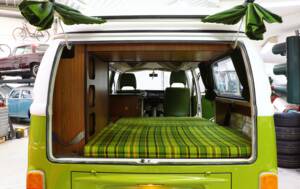 Image 22/25 de Volkswagen T2b Camper (1979)