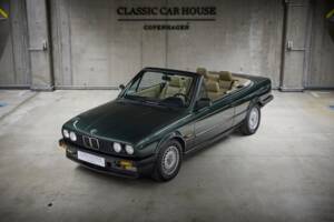 Image 16/90 of BMW 325i (1987)