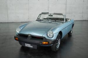 Image 5/50 of MG MGB (1976)