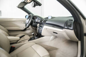Image 12/50 of BMW 118i (2008)