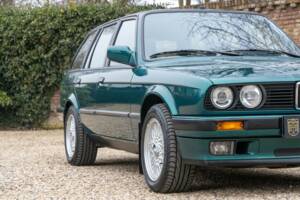 Image 29/50 of BMW 316i Touring (1993)