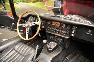Image 34/50 of Jaguar E-Type (1969)