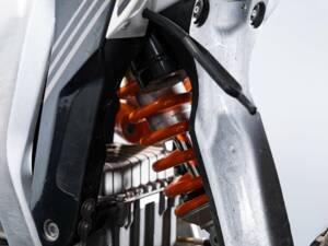 Image 19/47 of KTM DUMMY (2015)