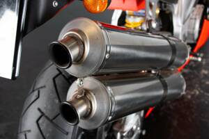 Image 46/50 of Aprilia RSV 1000 V60 (1999)