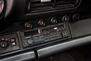 Bild 26/41 von Porsche 911 Carrera 2 (1990)