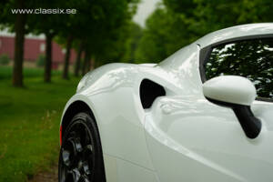 Image 4/27 de Alfa Romeo 4C (2016)