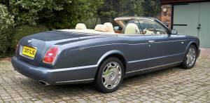 Image 19/50 of Bentley Azure (2007)