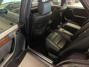 Image 16/19 de Mercedes-Benz 500 E (1992)