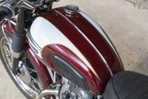 Image 33/38 of Triumph T 100 R Daytona (1971)