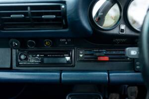 Image 46/50 of Porsche 911 Carrera 3.2 (1985)