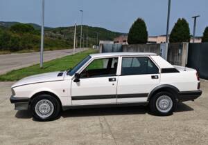 Bild 8/34 von Alfa Romeo Giulietta 1.6 (1983)