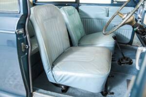 Image 20/50 of Morris Minor 1000 (1967)