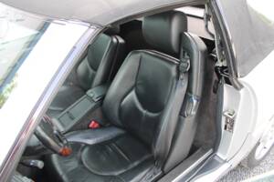 Image 29/50 of Mercedes-Benz SL 320 (2001)