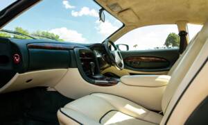 Bild 4/43 von Aston Martin DB 7 (1998)