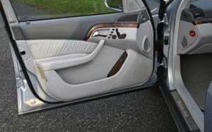 Image 45/50 de Mercedes-Benz S 500 L (2001)