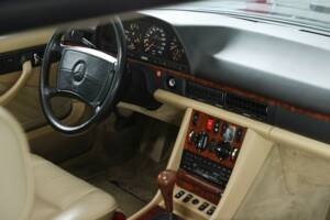 Image 20/39 of Mercedes-Benz 560 SEC (1990)