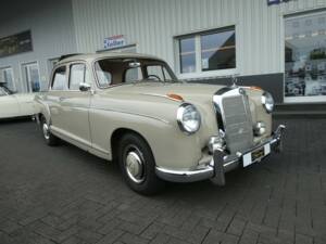Image 1/25 of Mercedes-Benz 219 (1956)