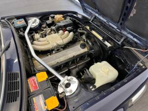 Bild 34/50 von BMW 325i (1989)