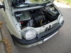 Bild 18/24 von Renault Twingo 1.2 (2000)