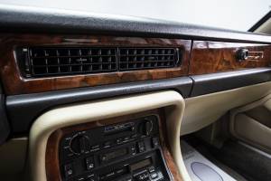 Afbeelding 18/33 van Jaguar XJ 40 3.2 (1991)