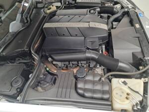 Image 28/50 of Mercedes-Benz SL 320 (1998)