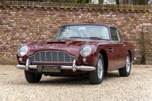 Image 14/50 de Aston Martin DB 5 Vantage (1965)