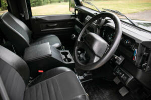 Image 2/50 de Land Rover Defender 90 Td5 (2003)