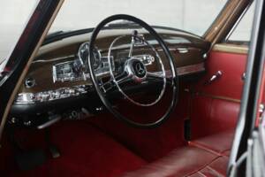 Image 17/50 de Mercedes-Benz 300 c (1956)