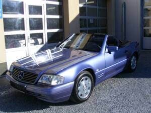 Immagine 22/39 di Mercedes-Benz SL 320 (1997)
