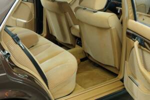 Bild 24/50 von Mercedes-Benz 280 SEL (1983)