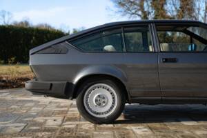 Bild 15/50 von Alfa Romeo GTV 6 2.5 (1981)