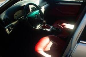 Afbeelding 2/58 van BMW 330i (2002)