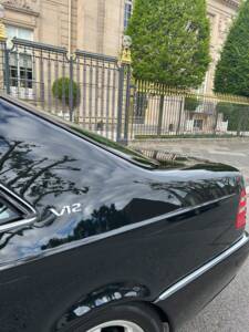Image 13/27 of Mercedes-Benz CL 600 (1998)