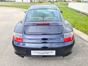 Image 5/23 of Porsche 911 Carrera (2004)
