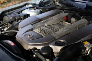 Image 37/45 of Mercedes-Benz SL 55 AMG (2004)