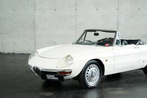 Image 2/50 of Alfa Romeo 1600 Spider Duetto (1966)