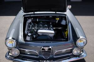 Image 30/31 of Alfa Romeo 2600 Spider (1963)